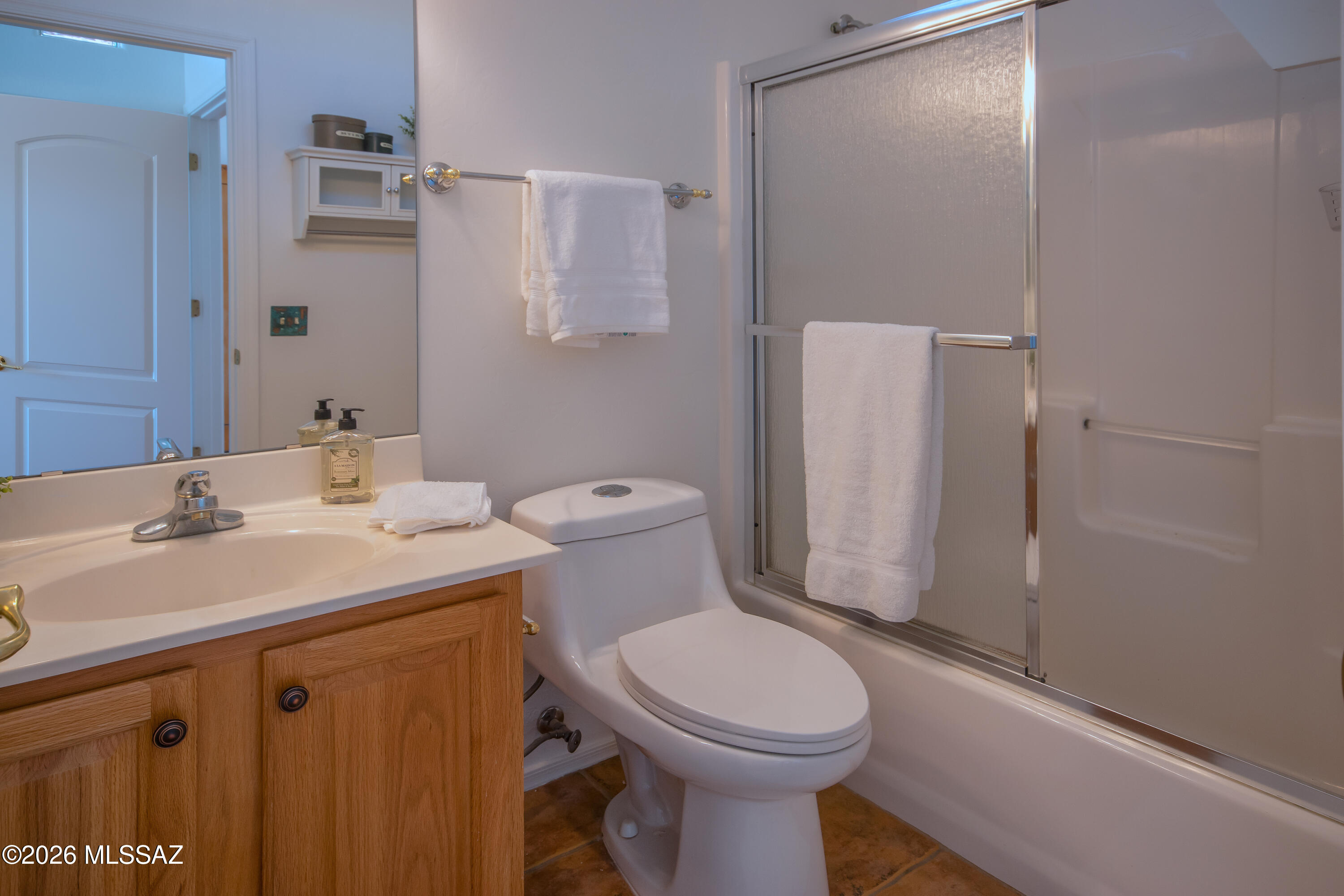 4003 South Golden Lynx Road Green Valley, AZ 85614 - Photo 25 of 36 Guest bath