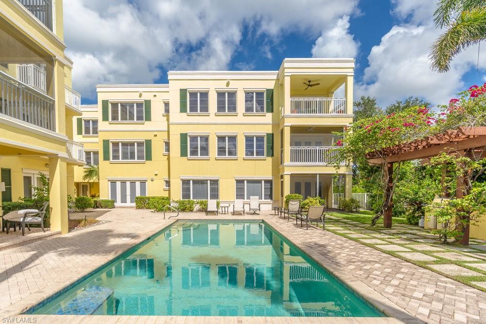 Wonderful pool Area with Great Area for lounging and entertaining