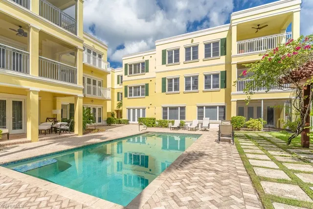 $24,900 | 300 3rd Avenue South, Unit 3, Naples, FL 34102
