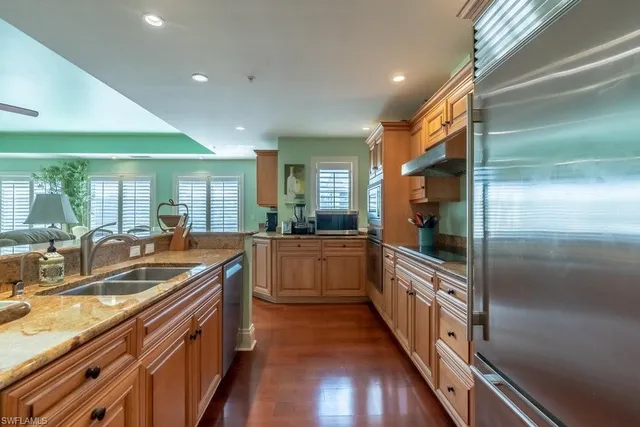 a large kitchen with lots of counter top space