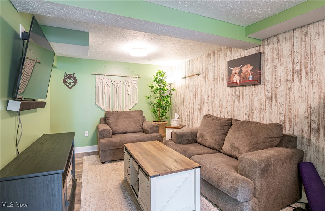 4061 Manchester Road Akron, OH 44319 - Photo 15 of 31