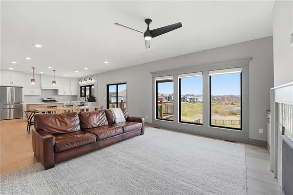 $640,000 | 7080 Northwest Forest Lakes Drive, Parkville, MO 64152