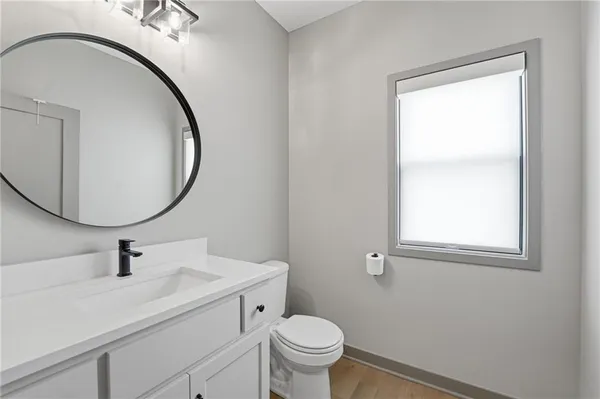 $640,000 | 7080 Northwest Forest Lakes Drive, Parkville, MO 64152