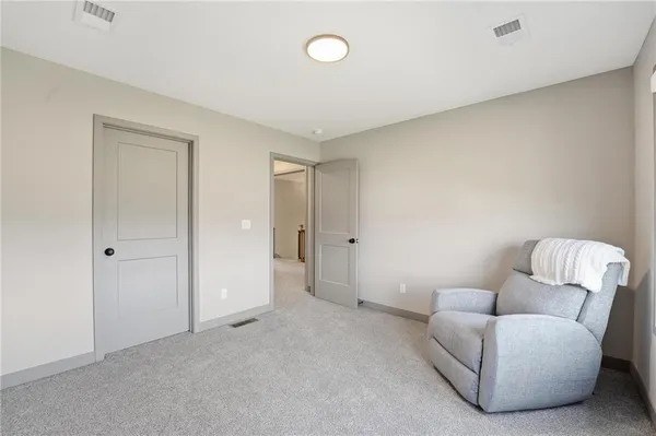 $640,000 | 7080 Northwest Forest Lakes Drive, Parkville, MO 64152