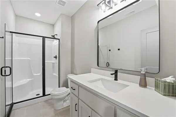 $640,000 | 7080 Northwest Forest Lakes Drive, Parkville, MO 64152