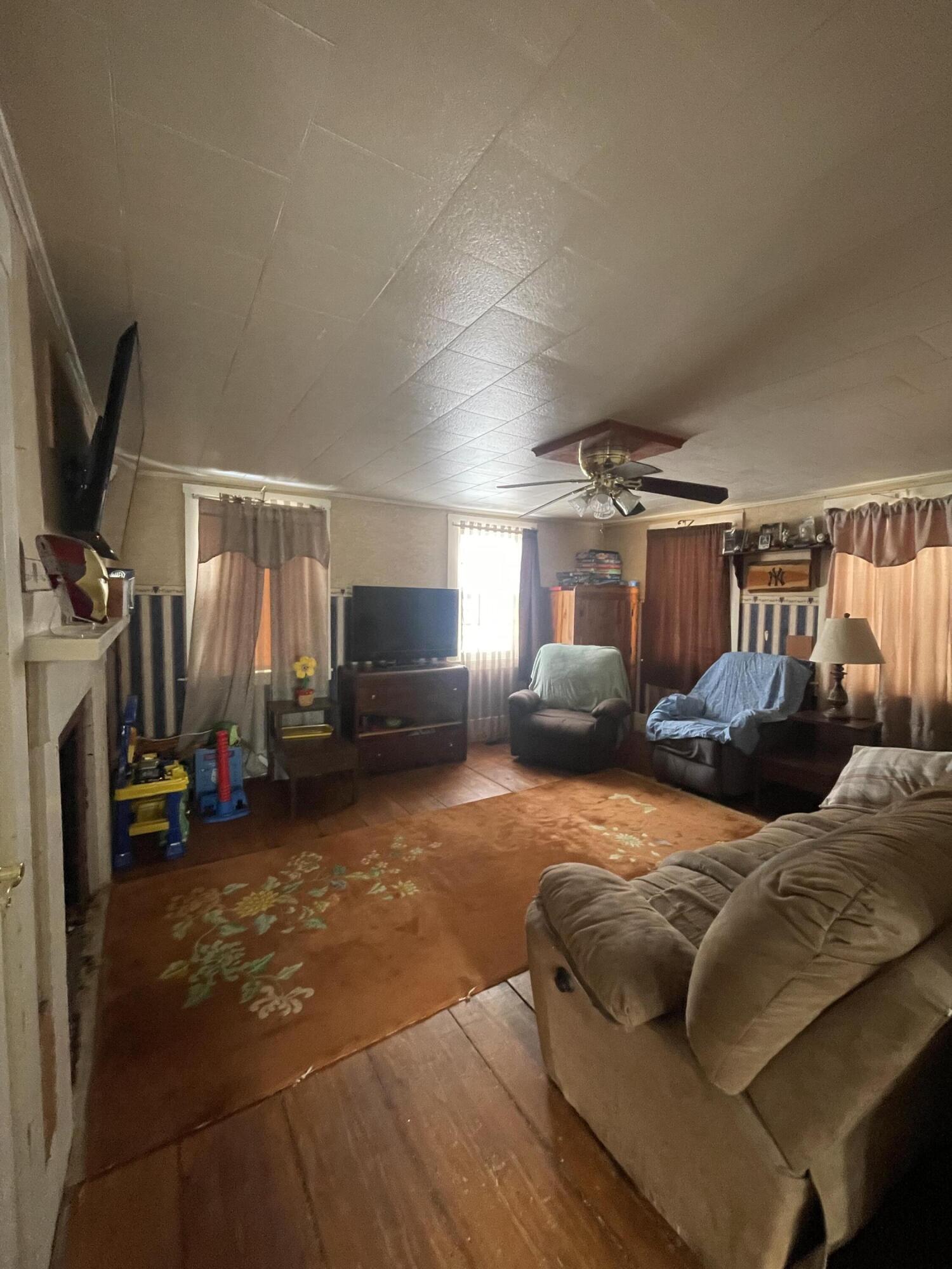 47 Enfield Road Lincoln, ME 04457 - Photo 9 of 16 IMG_9752