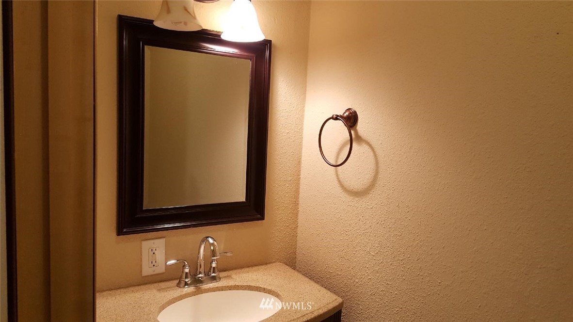 13777 Fagerud Road Southeast Olalla, WA 98359 - Photo 13 of 25 Gallery Image 13