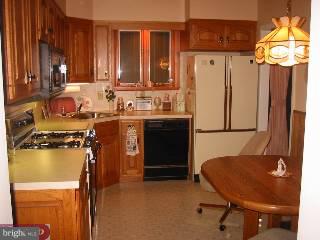 440 Rittenhouse Circle Havertown, PA 19083 - Photo 4 of 6