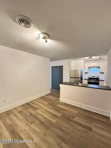 $1,400 | 40 River Street, Unit 3, Troy, NY 12180