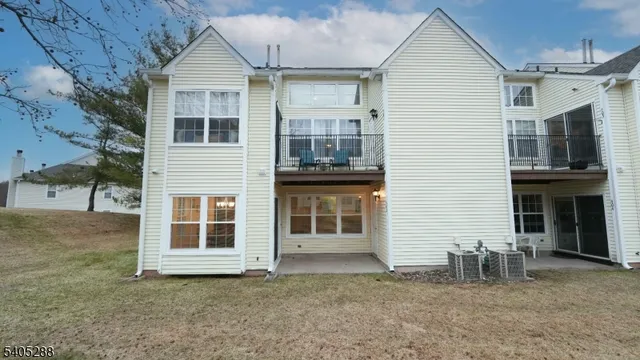 $279,000 | 402 Hunt Drive, Milford, NJ 08848