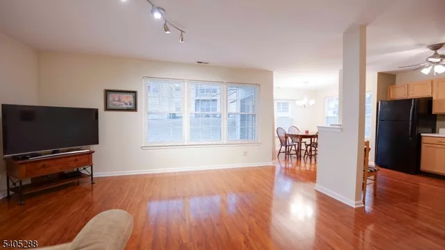 $279,000 | 402 Hunt Drive, Milford, NJ 08848