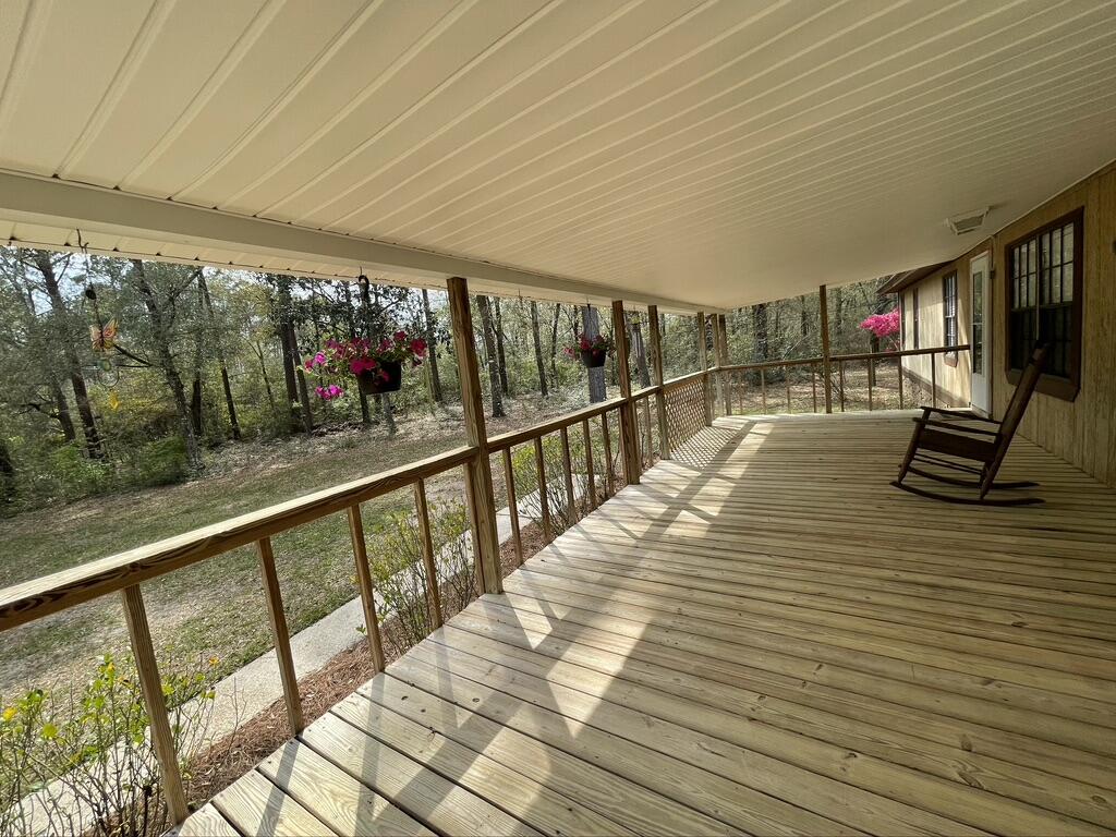 4223 Poverty Creek Road Crestview, FL 32539 - Photo 8 of 27 a view of a balcony