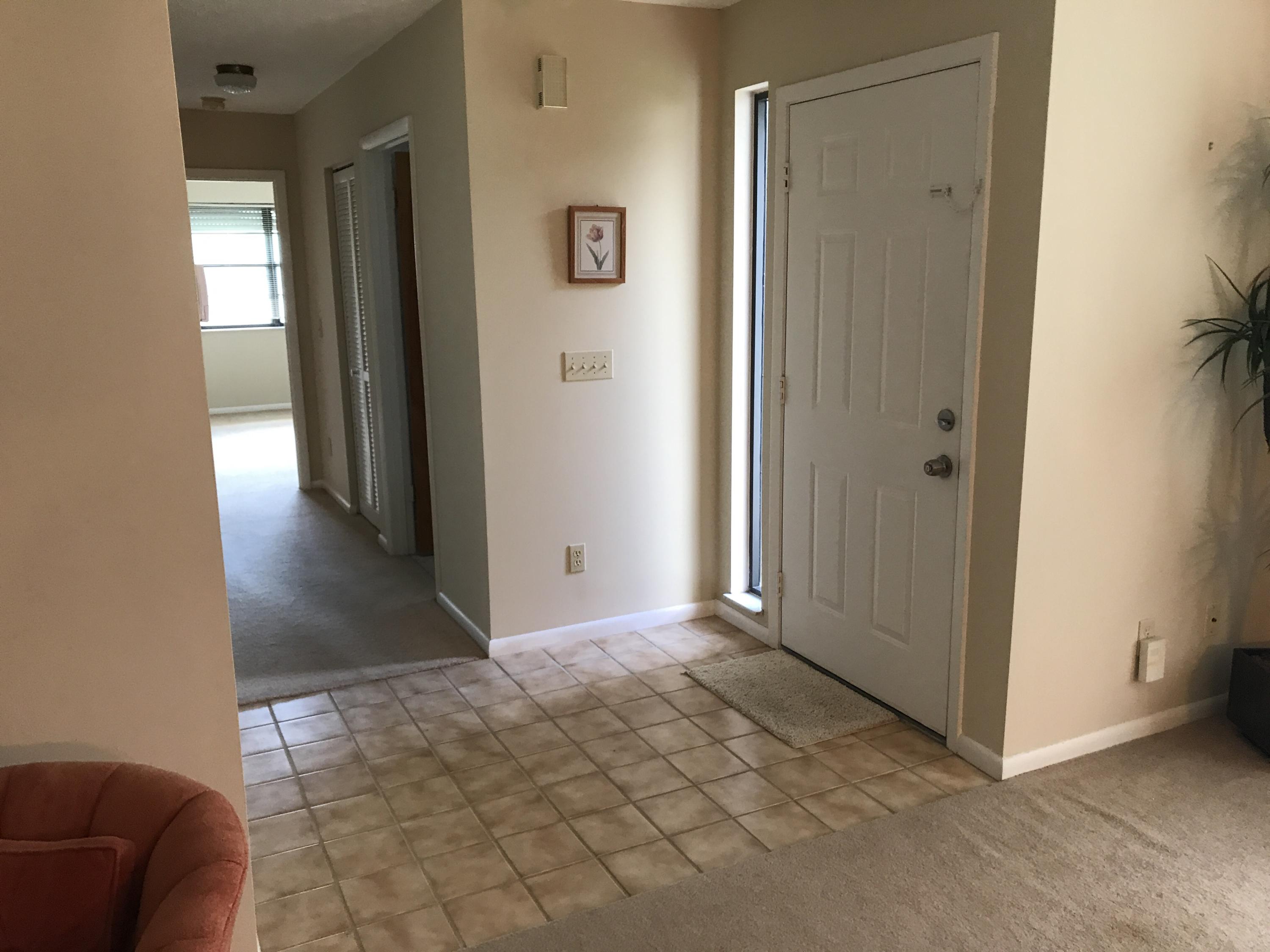 2060 Colonial Road, Unit 6 Fort Pierce, FL 34950 - Photo 2 of 23 Foyer