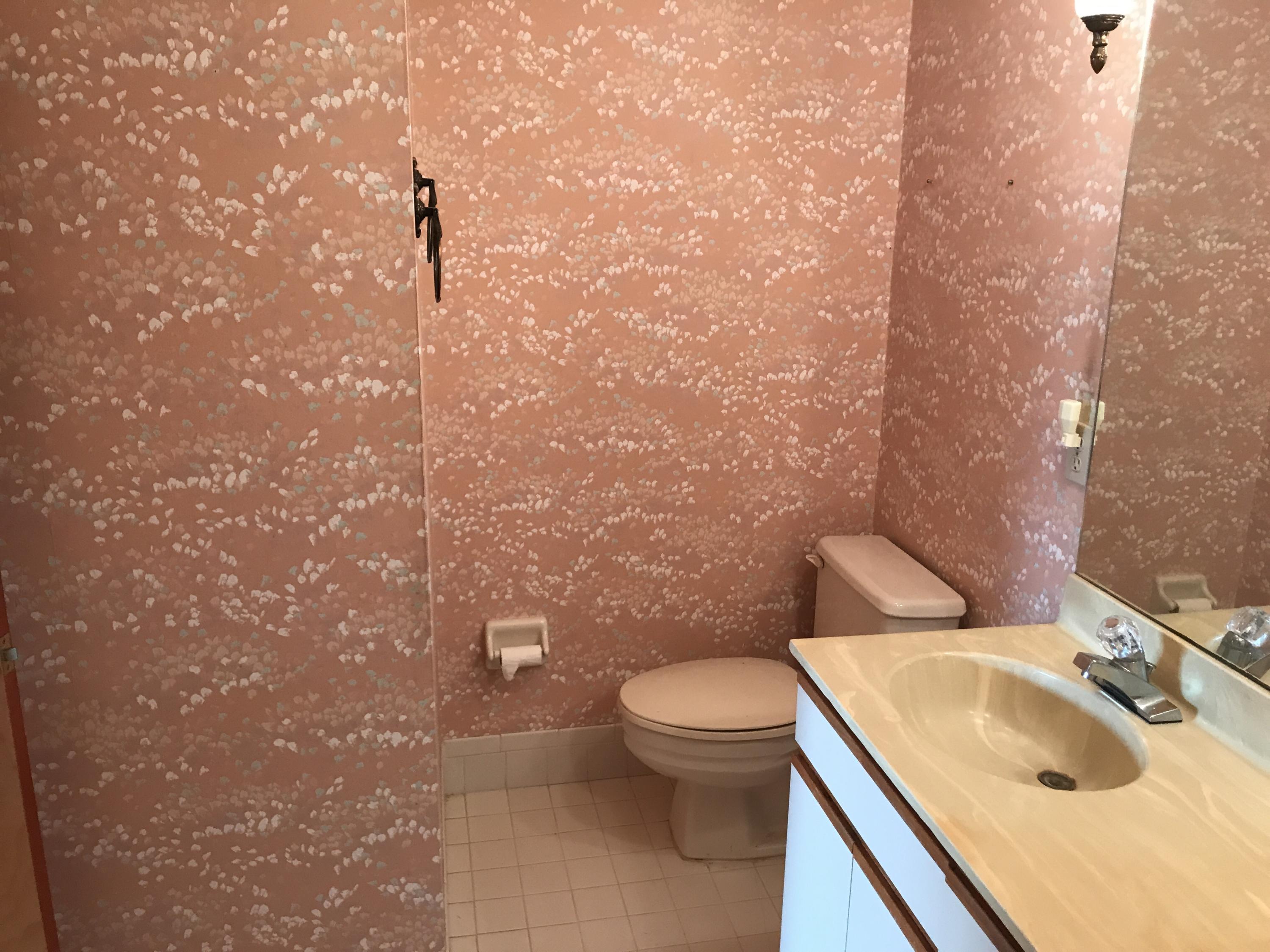 2060 Colonial Road, Unit 6 Fort Pierce, FL 34950 - Photo 23 of 23 Master Bathroom (5)