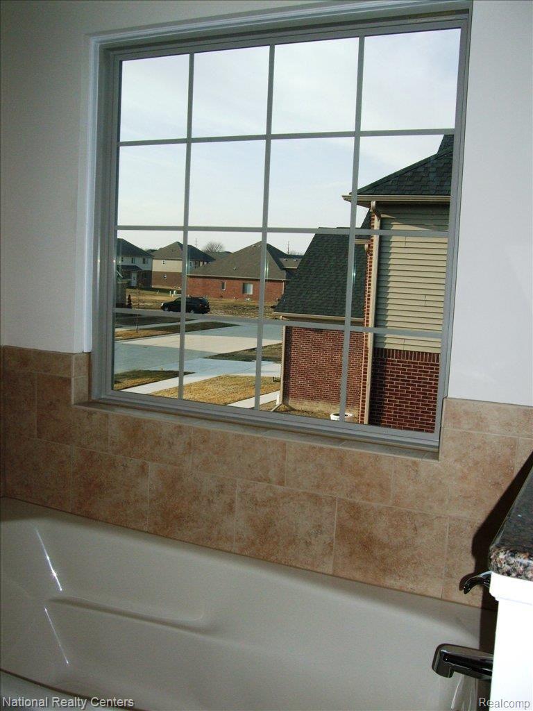 3470 Shadwell Lane Rochester, MI 48306 - Photo 23 of 23 Franklin Whirlpool Tub in Master