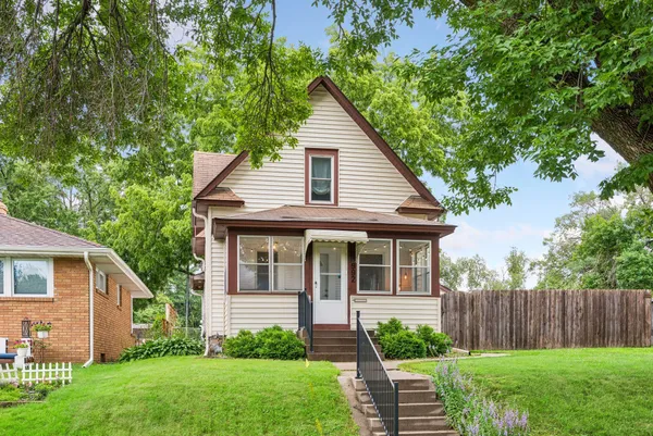 $315,000 | 992 Bellows Street, West St. Paul, MN 55118