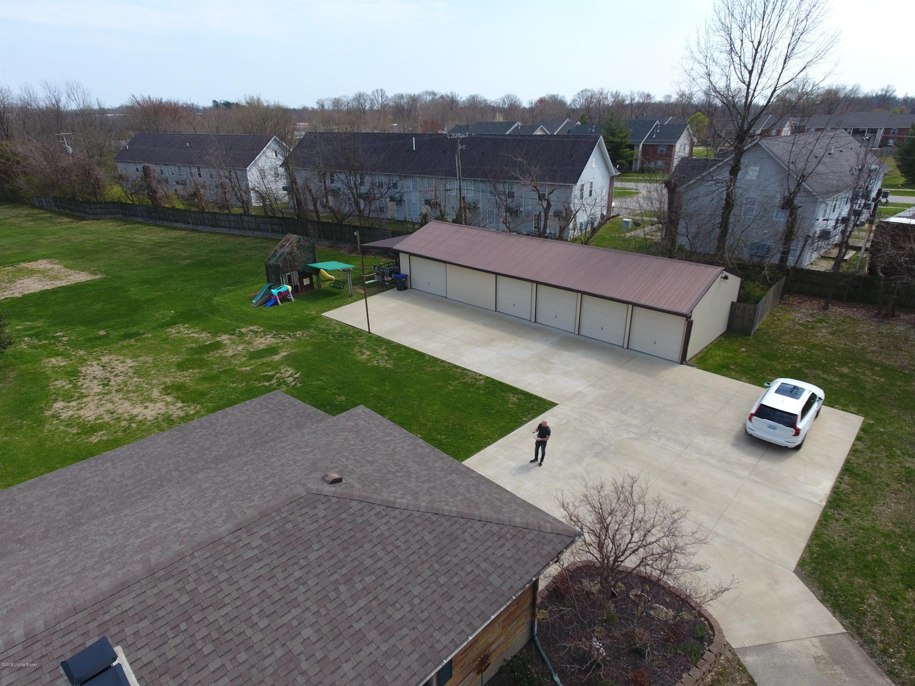 10227 Blue Lick Road Louisville, KY 40229 - Photo 13 of 43 Dji_0015