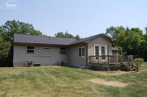 8321 North Clio Road Mount Morris, MI 48458 - Photo 4 of 10 20125934-3.JPG