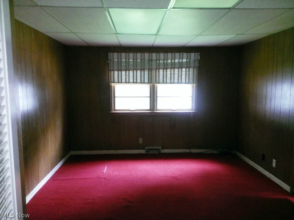 4047 Charlton Road Cleveland, OH 44121 - Photo 7 of 22
