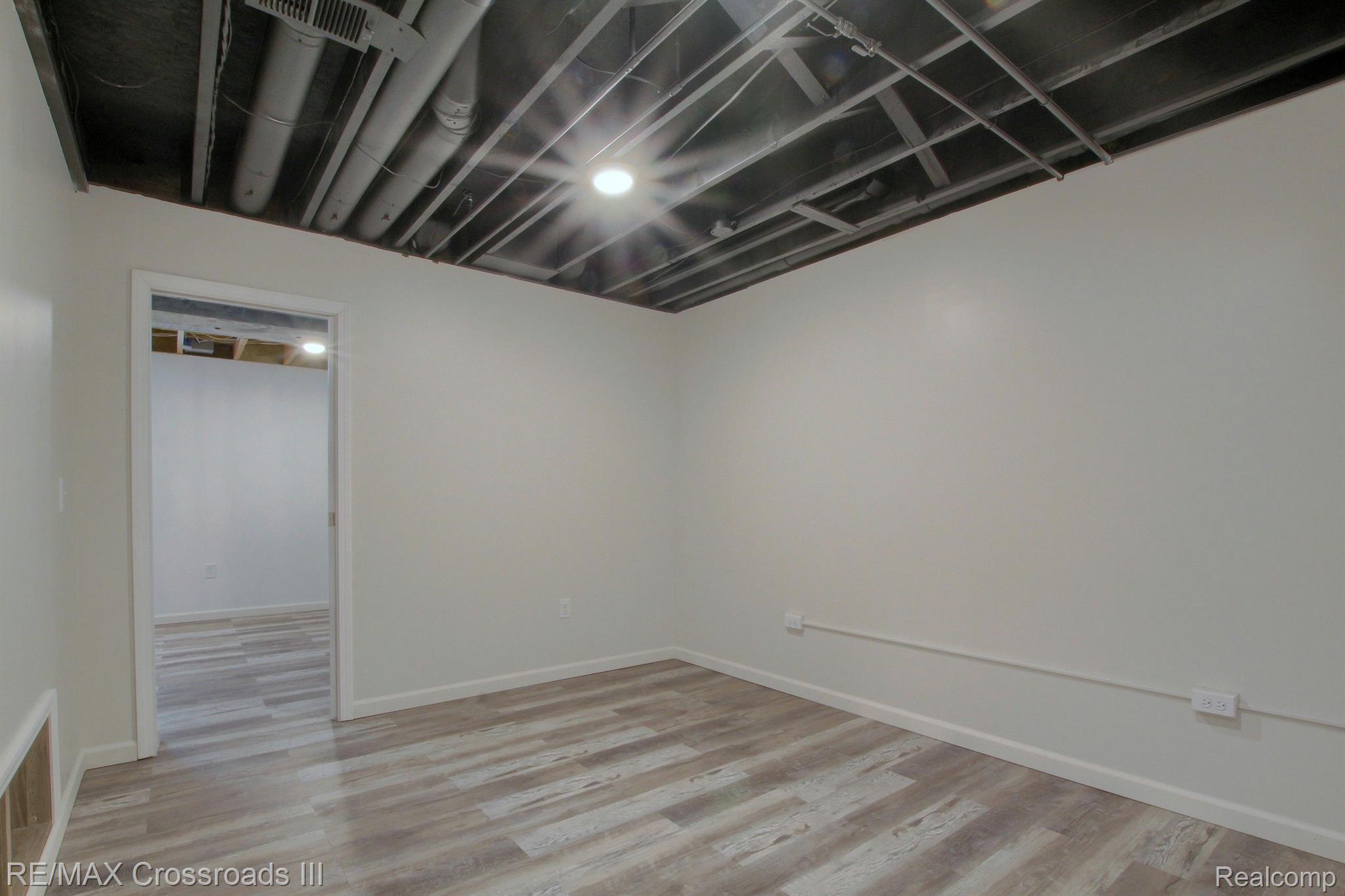 42456 Willis Road Belleville, MI 48111 - Photo 31 of 35 Gallery Image 31