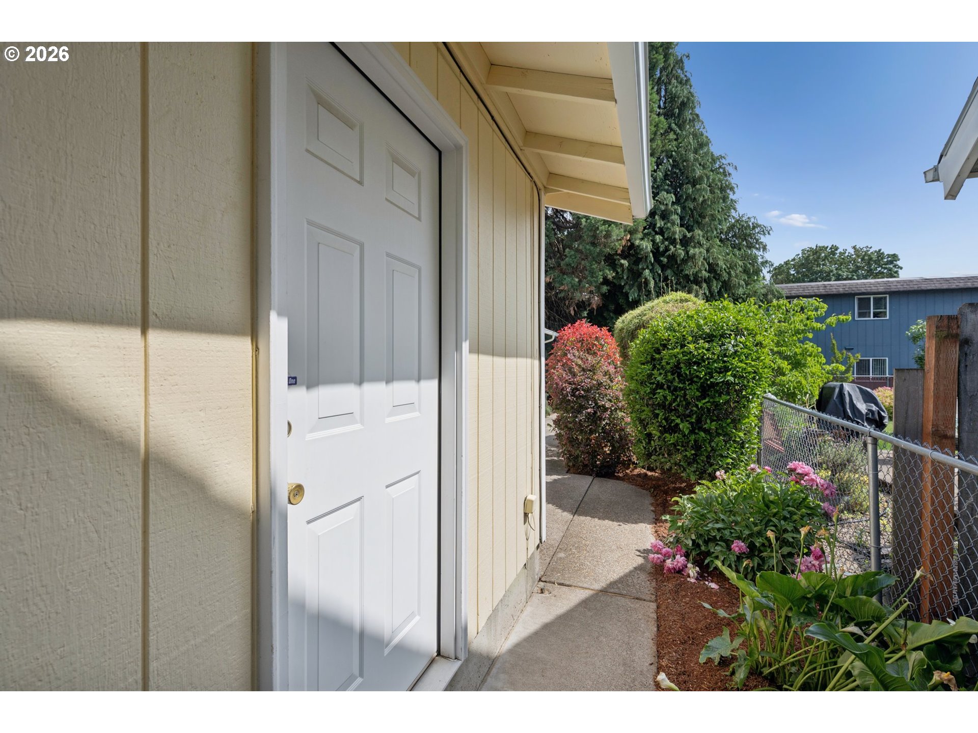 255 West Berkeley Street Gladstone, OR 97027 - Photo 29 of 37 a view of entryway