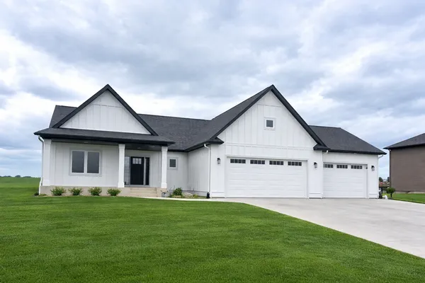 $899,900 | 6352 Paint Road Northwest, Byron, MN 55920