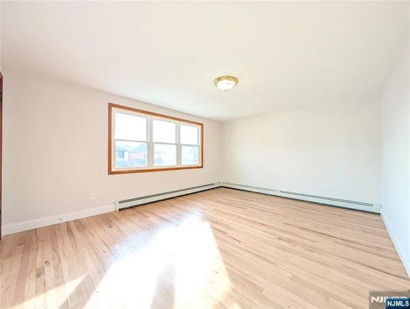 $2,300 | 762 Cleveland Avenue, Unit 2, Harrison, NJ 07029