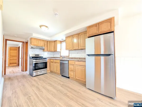 $2,300 | 762 Cleveland Avenue, Unit 2, Harrison, NJ 07029