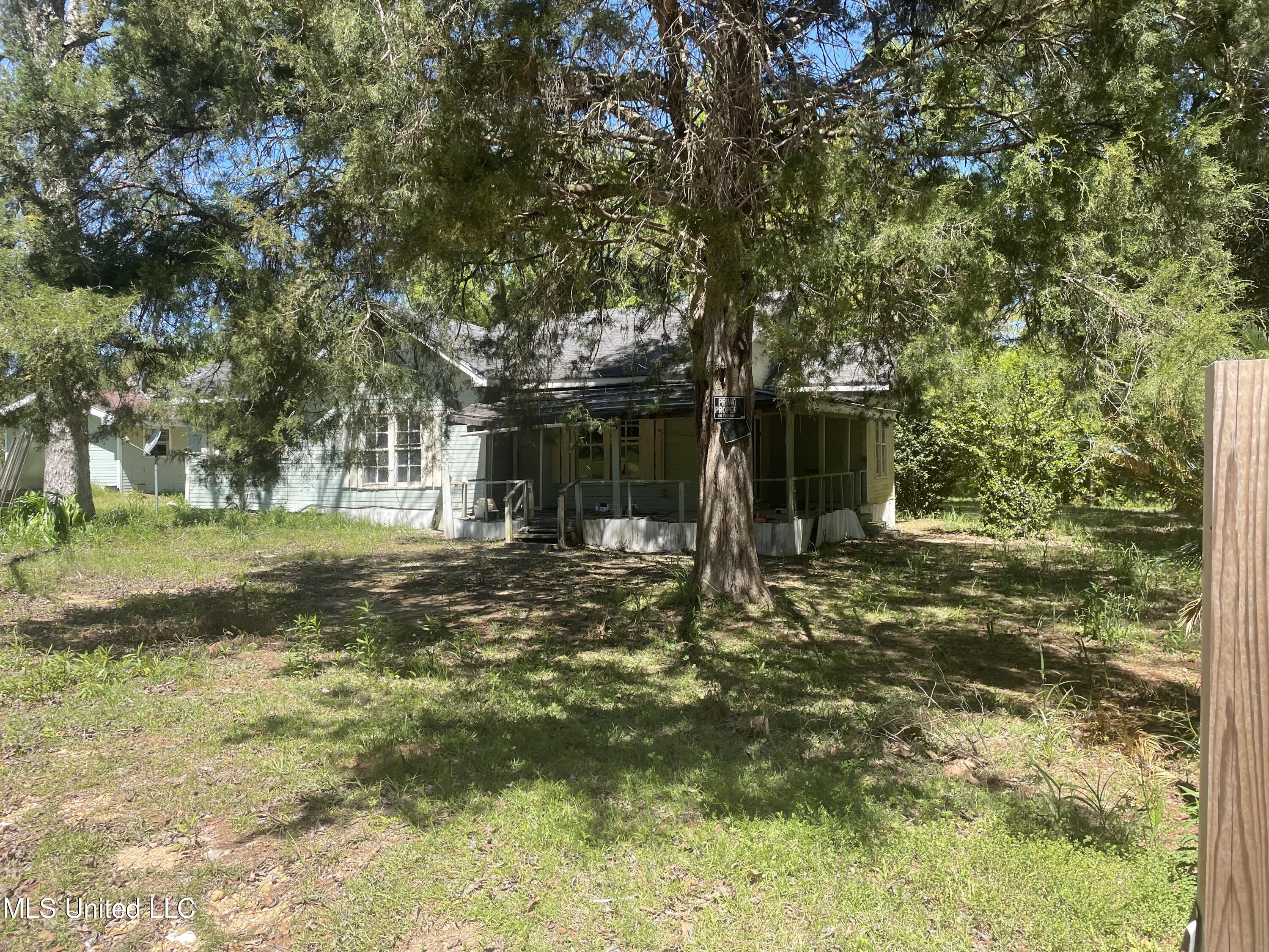 381 Burgetown Road Picayune, MS 39466 - Photo 3 of 11 House