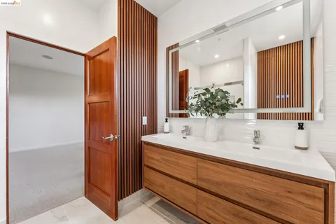$1,899,000 | 13454 Campus Drive, Oakland, CA 94619