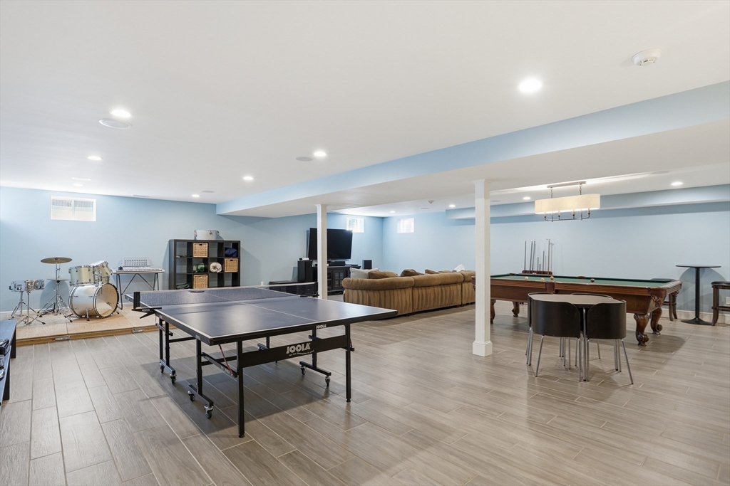 21 Fletcher Road Bedford, MA 01730 - Photo 27 of 38
