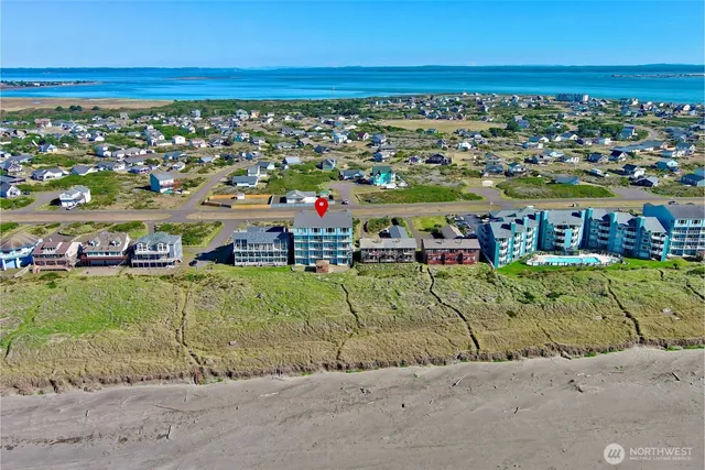 $215,000 | 1307 Ocean Shores Boulevard Southwest, Unit N12, Ocean Shores, WA 98569