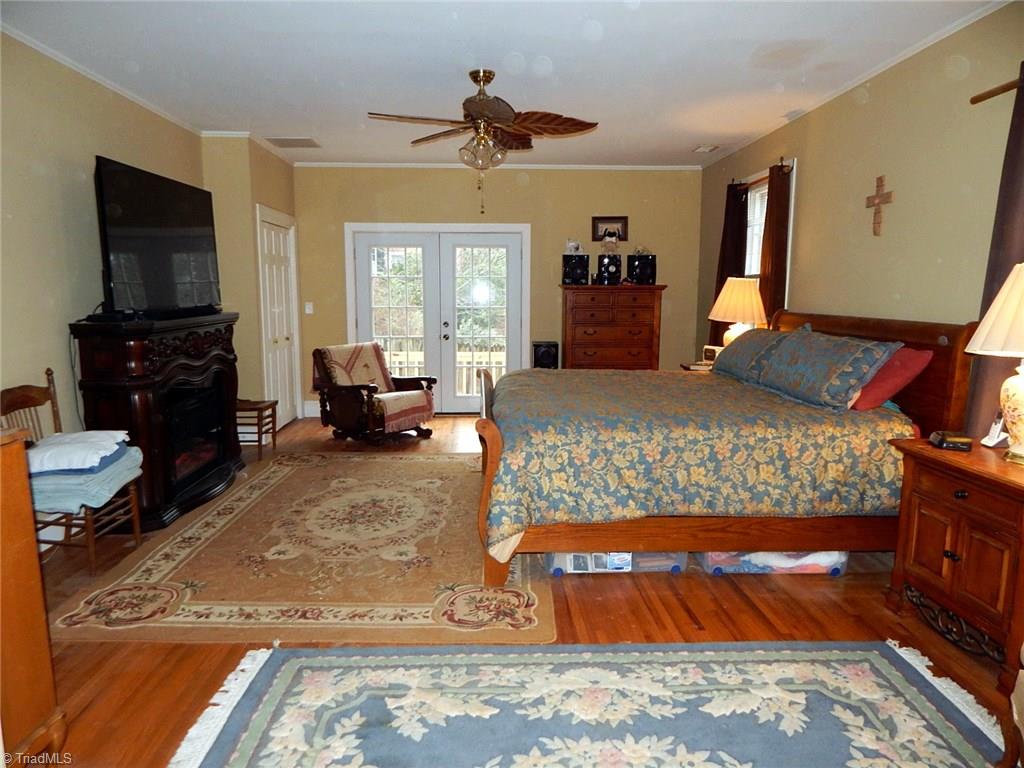 114 Hawthorne Road Elkin, NC 28621 - Photo 17 of 25 Gallery Image 17