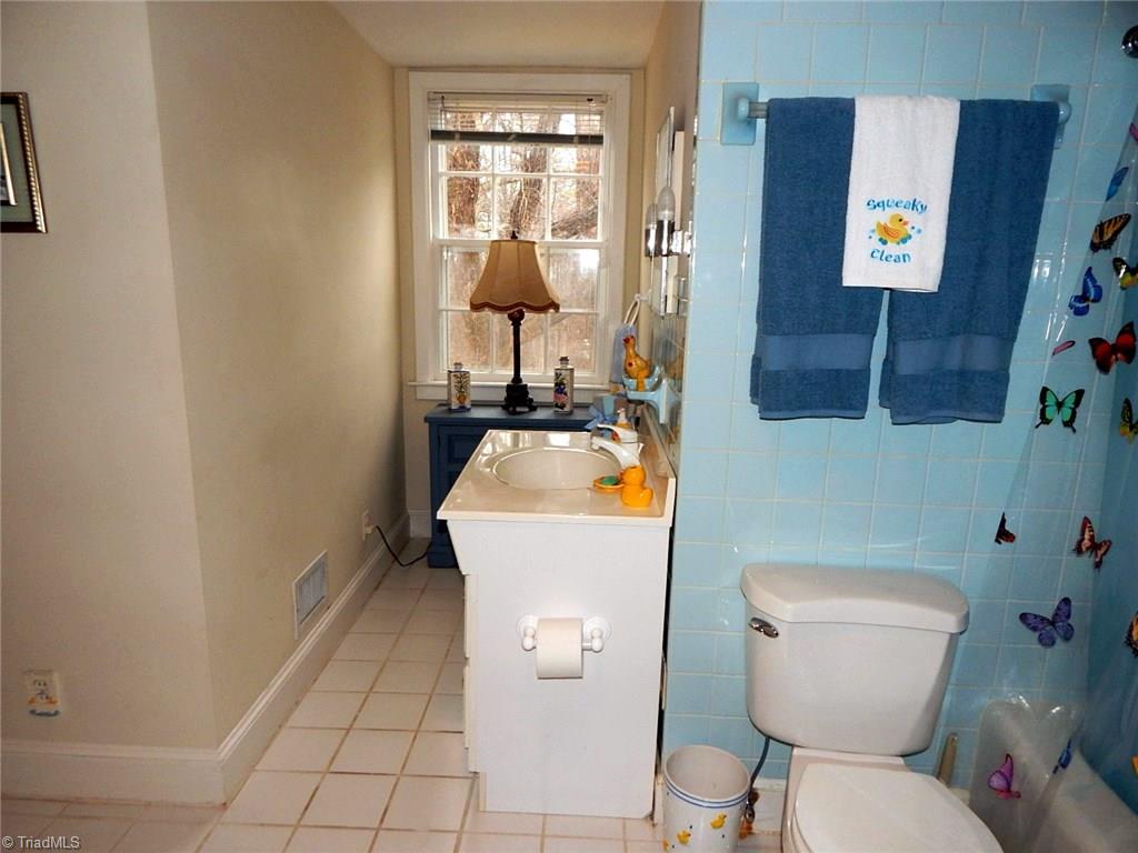114 Hawthorne Road Elkin, NC 28621 - Photo 24 of 25 Gallery Image 24
