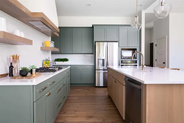 $611,276 | 1220 West Lakeway Court, Andover, KS 67002