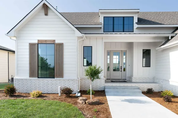 $611,276 | 1220 West Lakeway Court, Andover, KS 67002