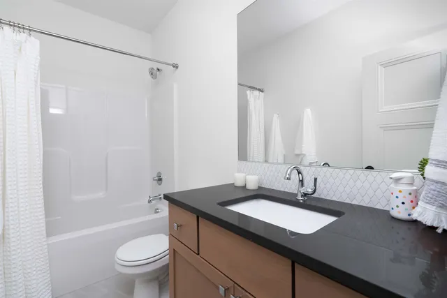 $611,276 | 1220 West Lakeway Court, Andover, KS 67002