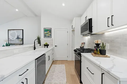 $715,000 | 8414 Briarwood Lane, Austin, TX 78757