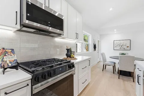 $715,000 | 8414 Briarwood Lane, Austin, TX 78757