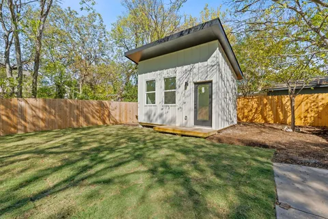 $715,000 | 8414 Briarwood Lane, Austin, TX 78757