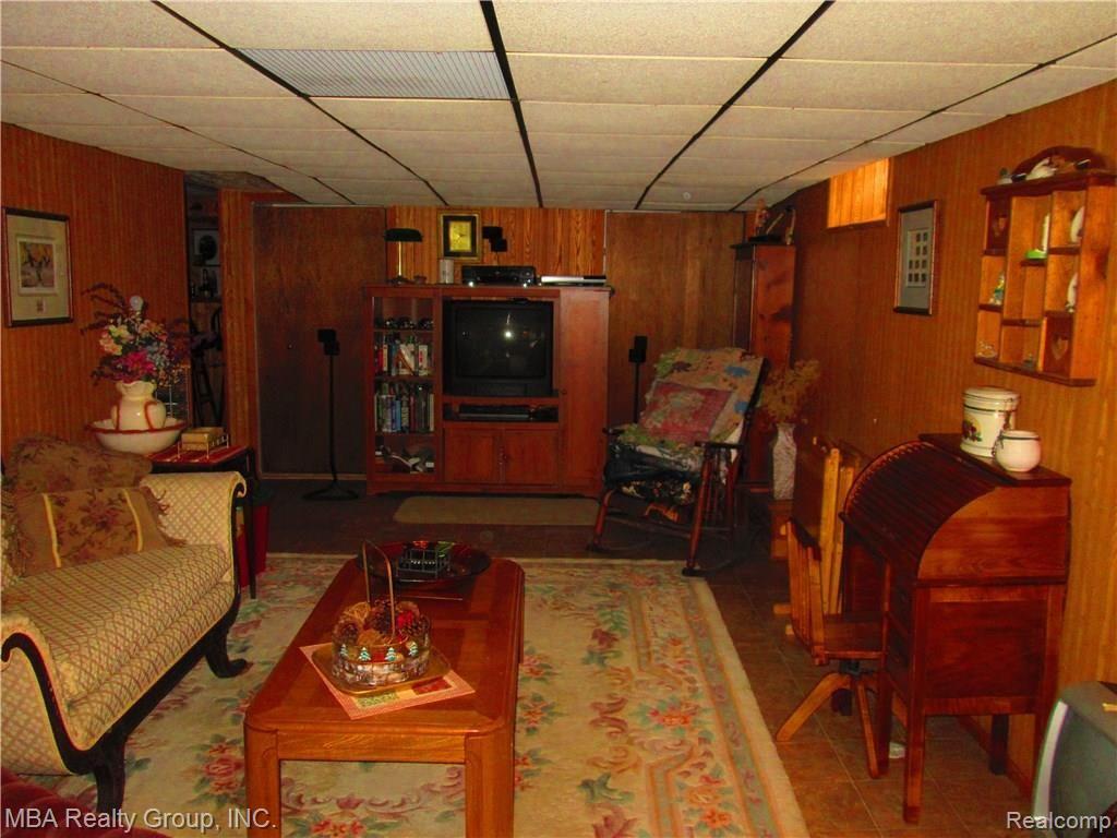 21169 Thorofare Road Grosse Ile, MI 48138 - Photo 35 of 54 IMG_8777.JPG