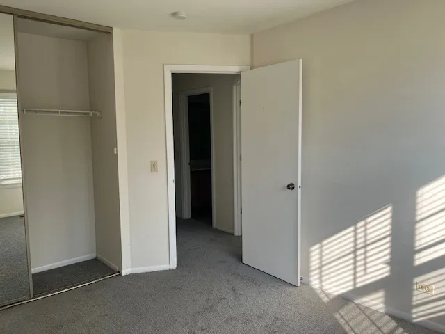 $2,800 | 839 Dracut Lane, Schaumburg, IL 60173