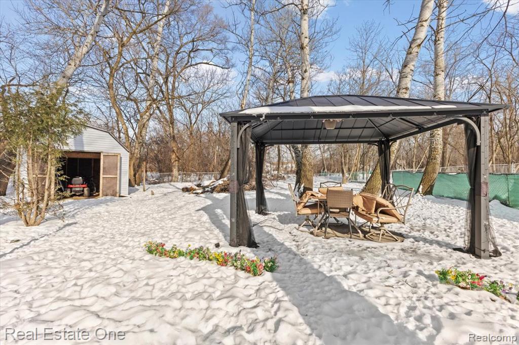 2931 Wisconsin Road Troy, MI 48083 - Photo 41 of 49