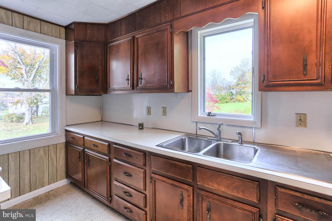 265 Anchor Road Elizabethtown, PA 17022 - Photo 3 of 25