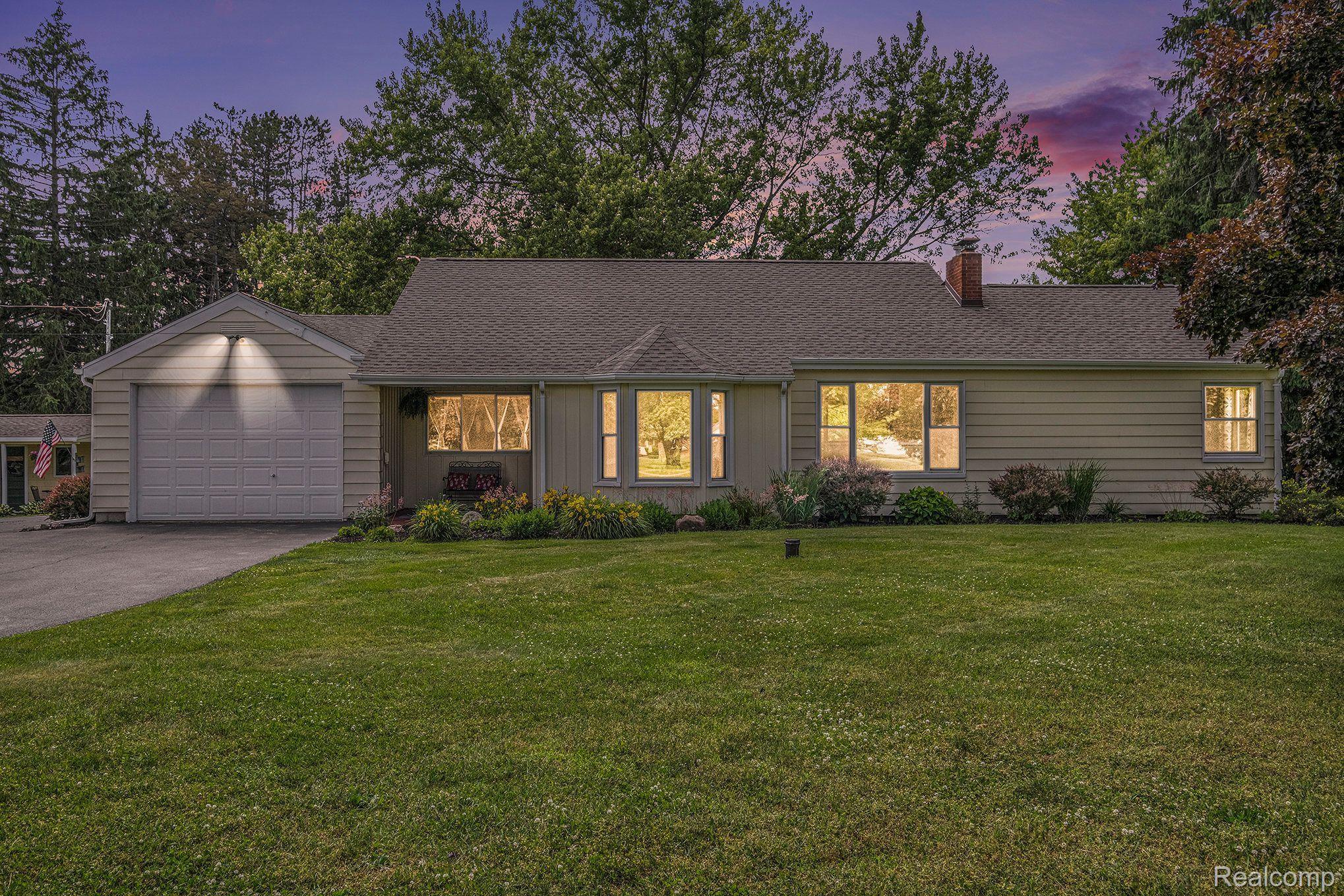 11076 Linden Road Linden, MI 48451 - Photo 2 of 37 Gallery Image 2