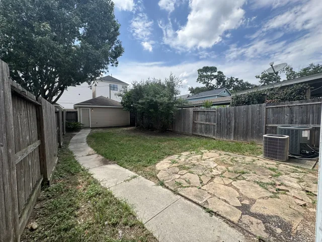 $2,995 | 3809 Brinkman Street, Houston, TX 77018