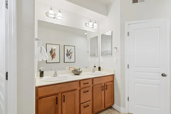 $429,000 | 2580 West El Camino Avenue, Unit 7102, Sacramento, CA 95833