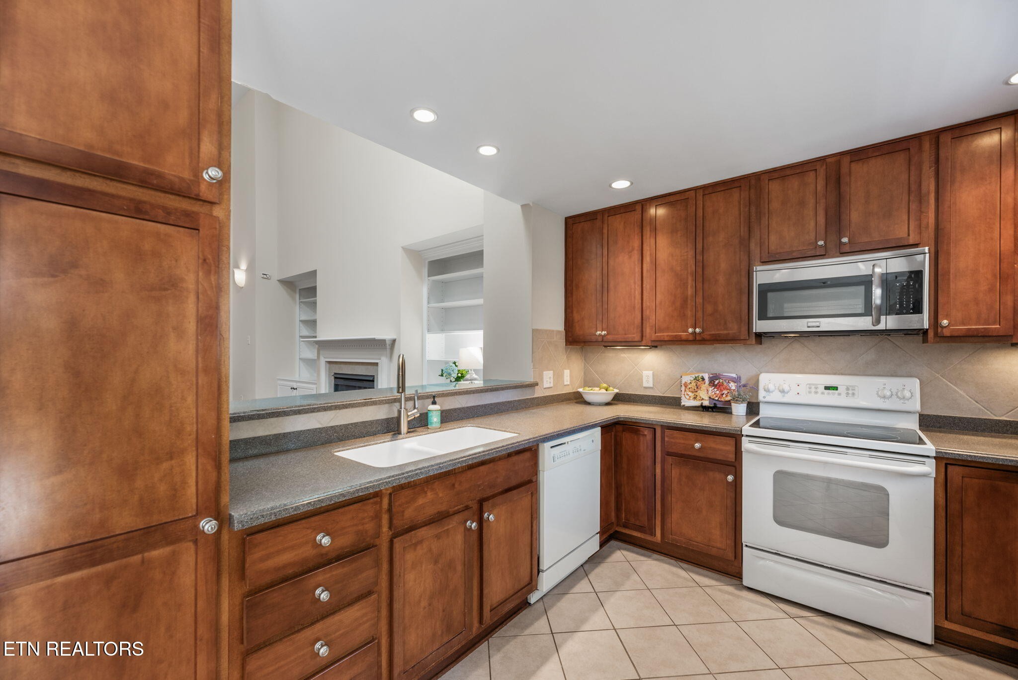 648 Loop Road, Unit 4 Knoxville, TN 37934 - Photo 11 of 34 Gallery Image 11