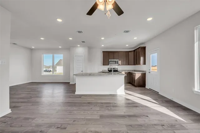 $356,900 | 254 Boatright Boulevard, Jarrell, TX 76537