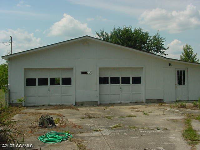 1511 Riggs Road Maysville, NC 28555 - Photo 6 of 6 Detached garage